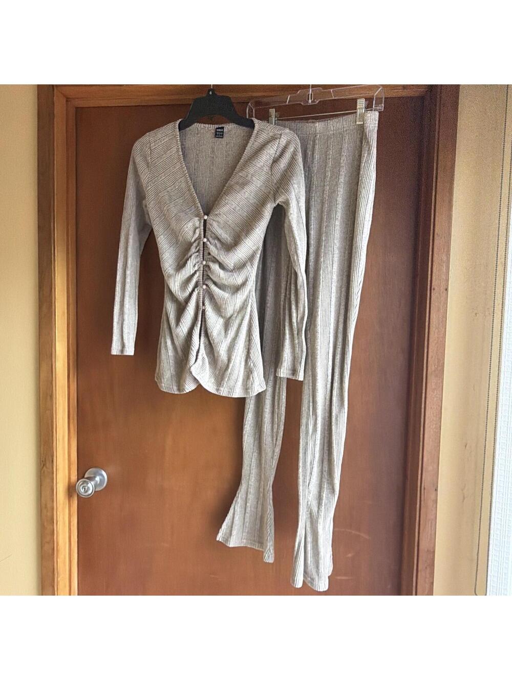 Women's Knit SHEIN 2-piece Outfit Size Small (4)